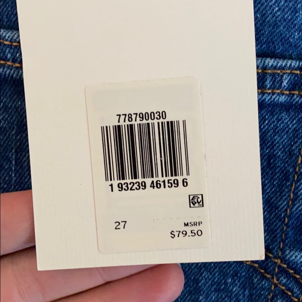 Levi’s Ribcage Shorts - Picture 4 of 5